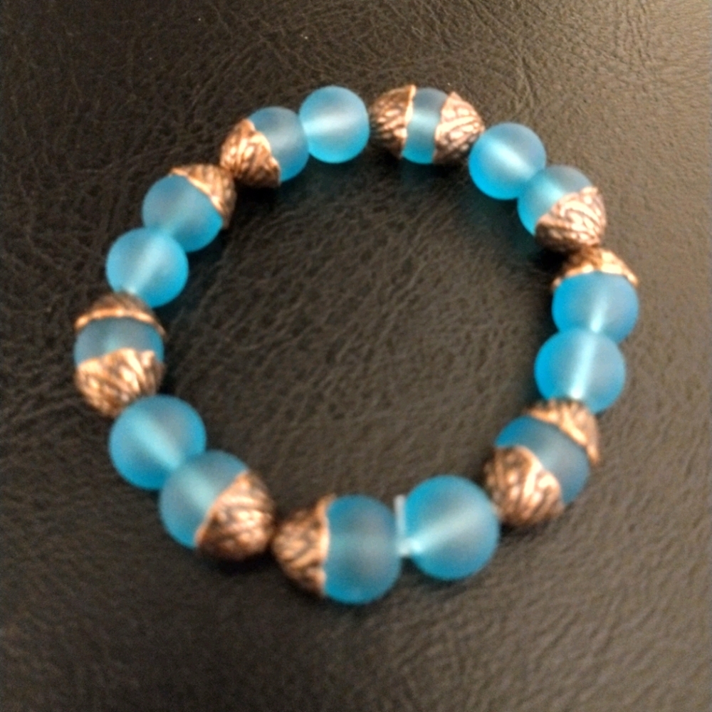 Hand beaded braceler - Picture 4 of 6
